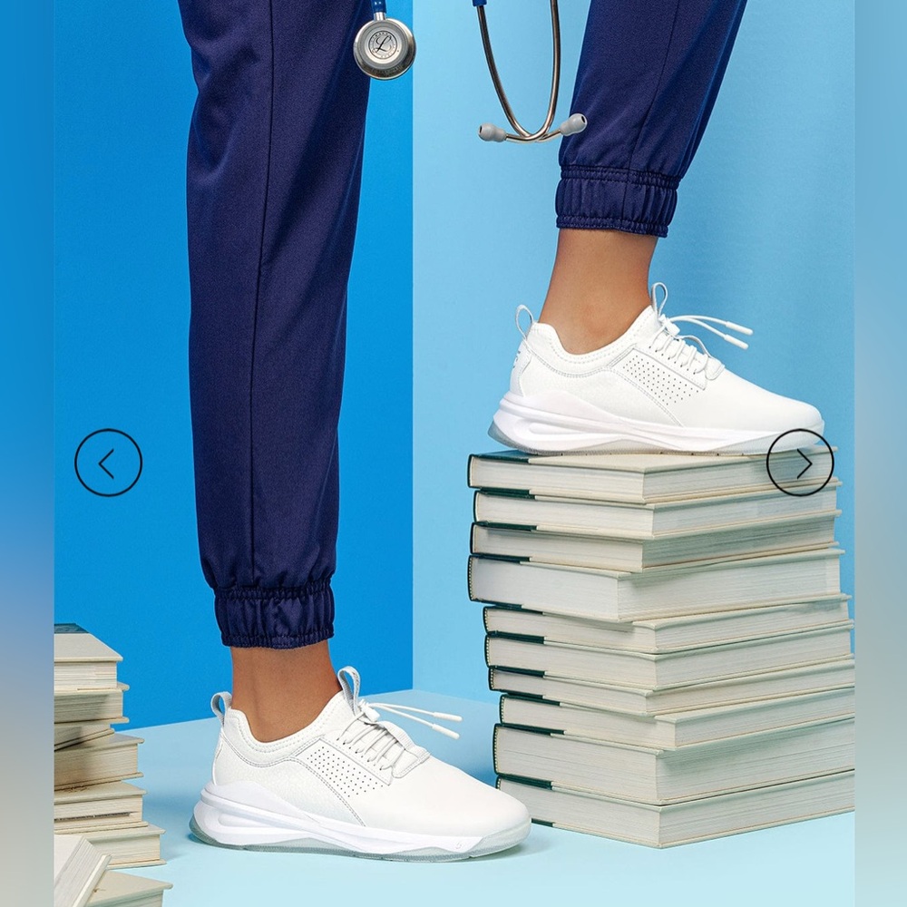 Women’s White Athletic Sneakers with Cushioned Support